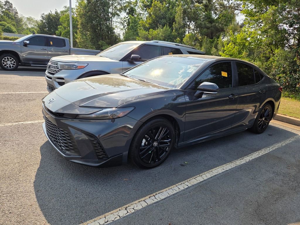 Used 2026 Toyota Camry SE FWD image 3