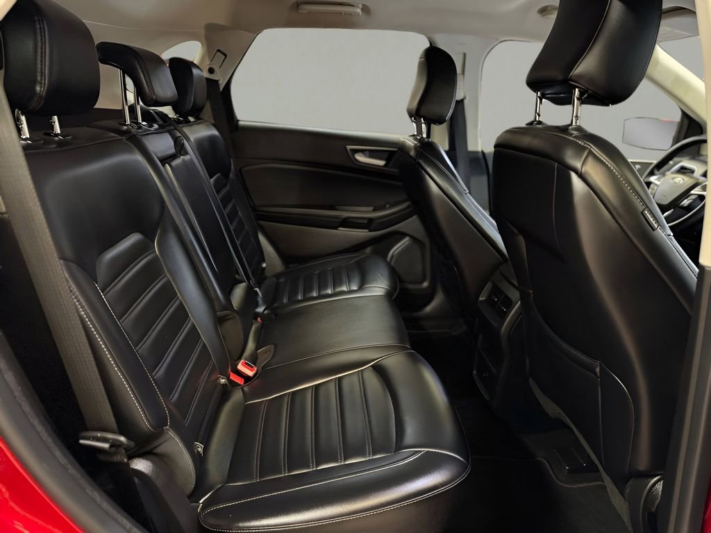 Used 2023 Ford Edge SEL image 11