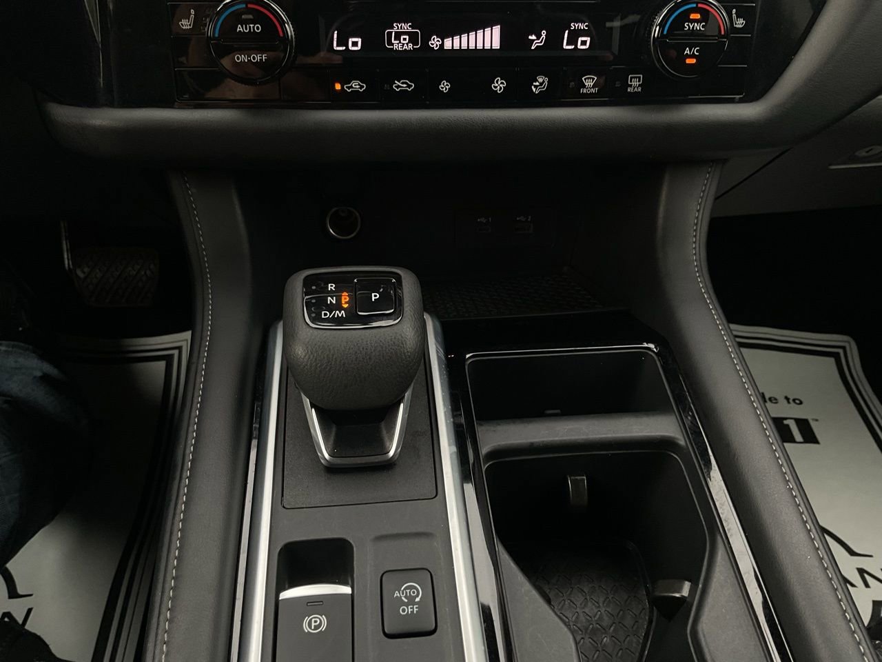 Used 2025 Nissan Pathfinder SV FWD image 25