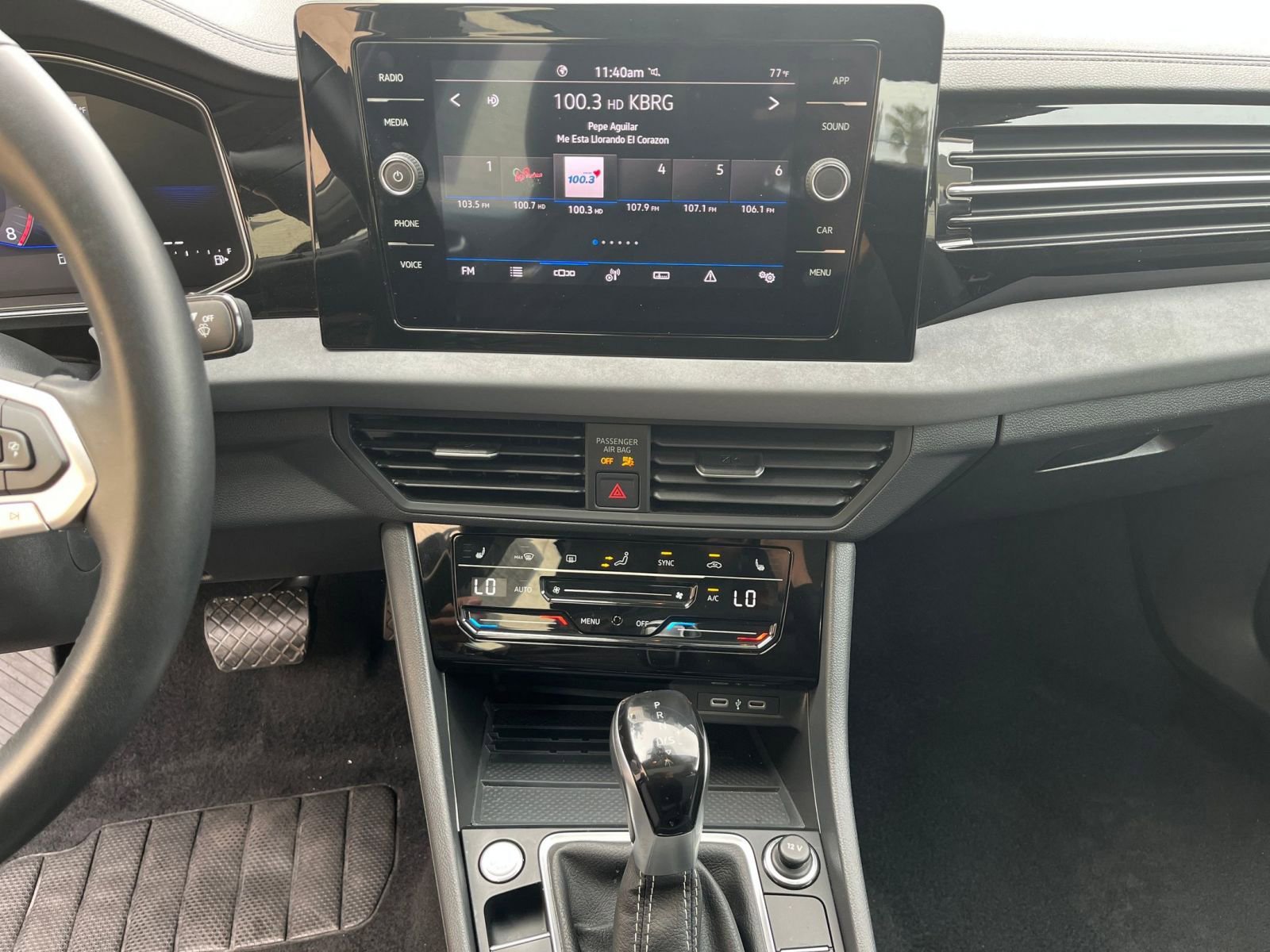 Used 2025 Volkswagen Jetta SE image 17