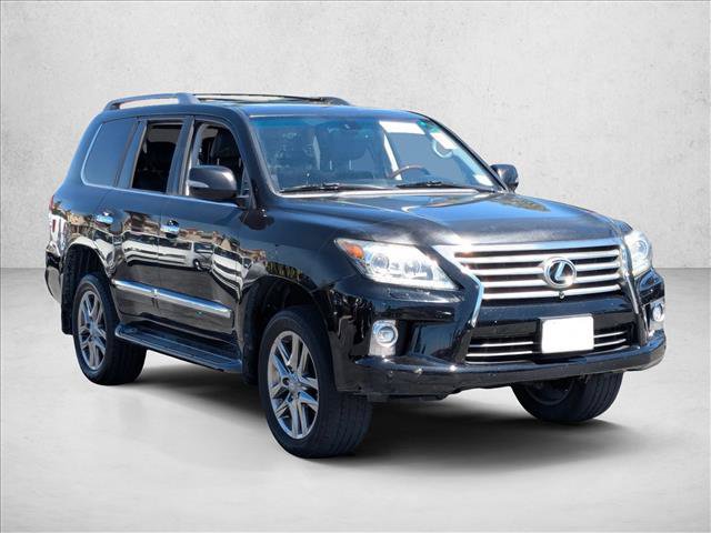 Used 2015 Lexus LX 570 4WD w/ Luxury Package image 3