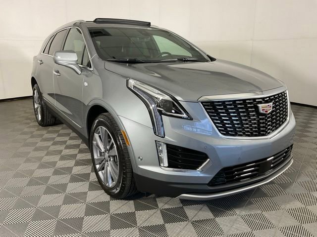 Certified 2025 Cadillac XT5 Premium Luxury w/ Technology Package AWD/4WD image 3