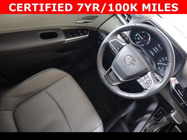 Used 2023 Toyota Sienna XLE w/ XLE Plus Package FWD image 16