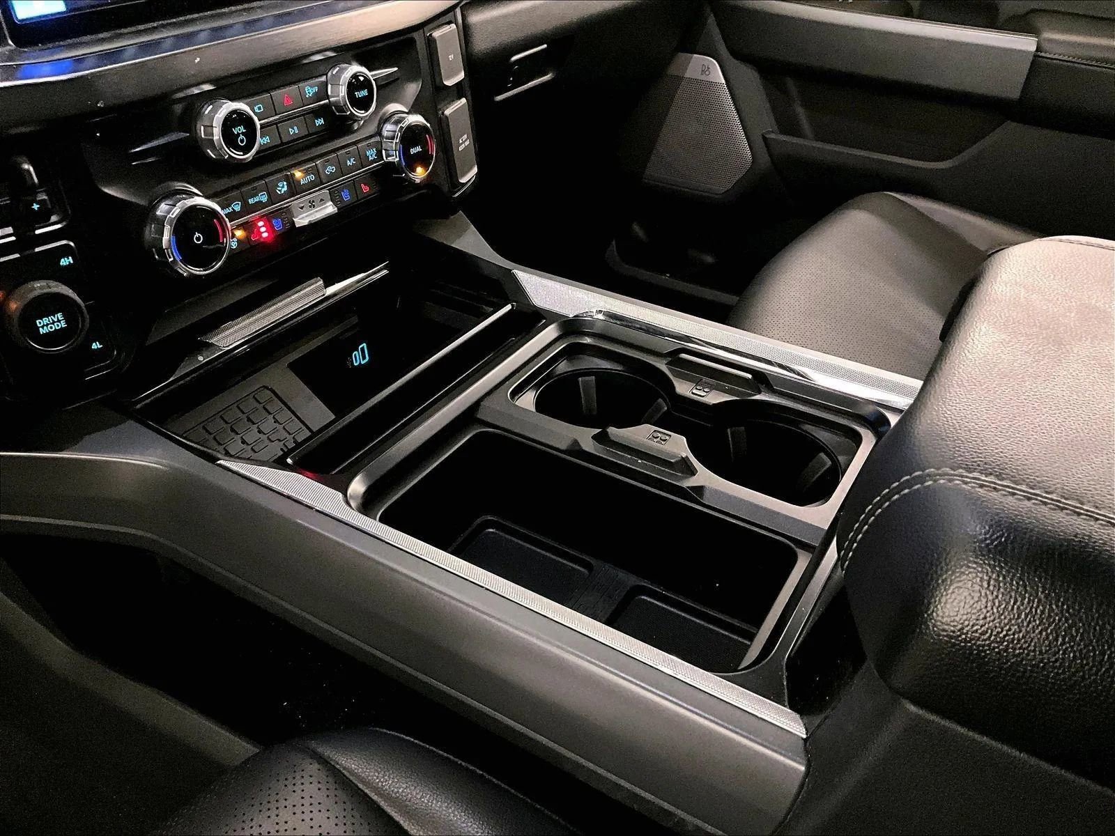 Used 2025 Ford F350 Lariat w/ Chrome Package image 16