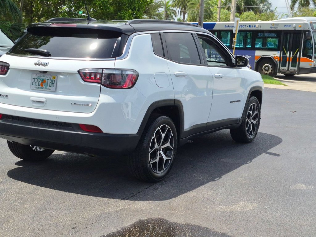 Used 2025 Jeep Compass Limited AWD/4WD image 6