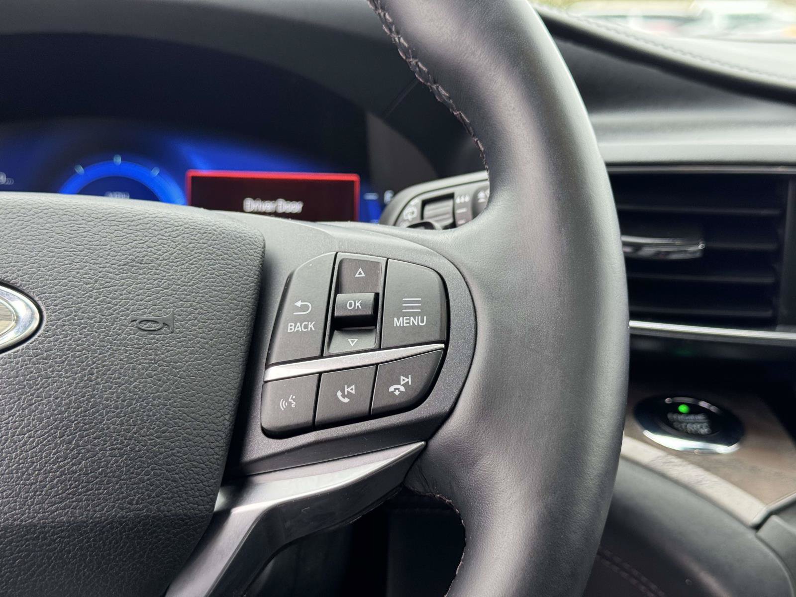 Used 2020 Ford Explorer Platinum AWD/4WD image 8