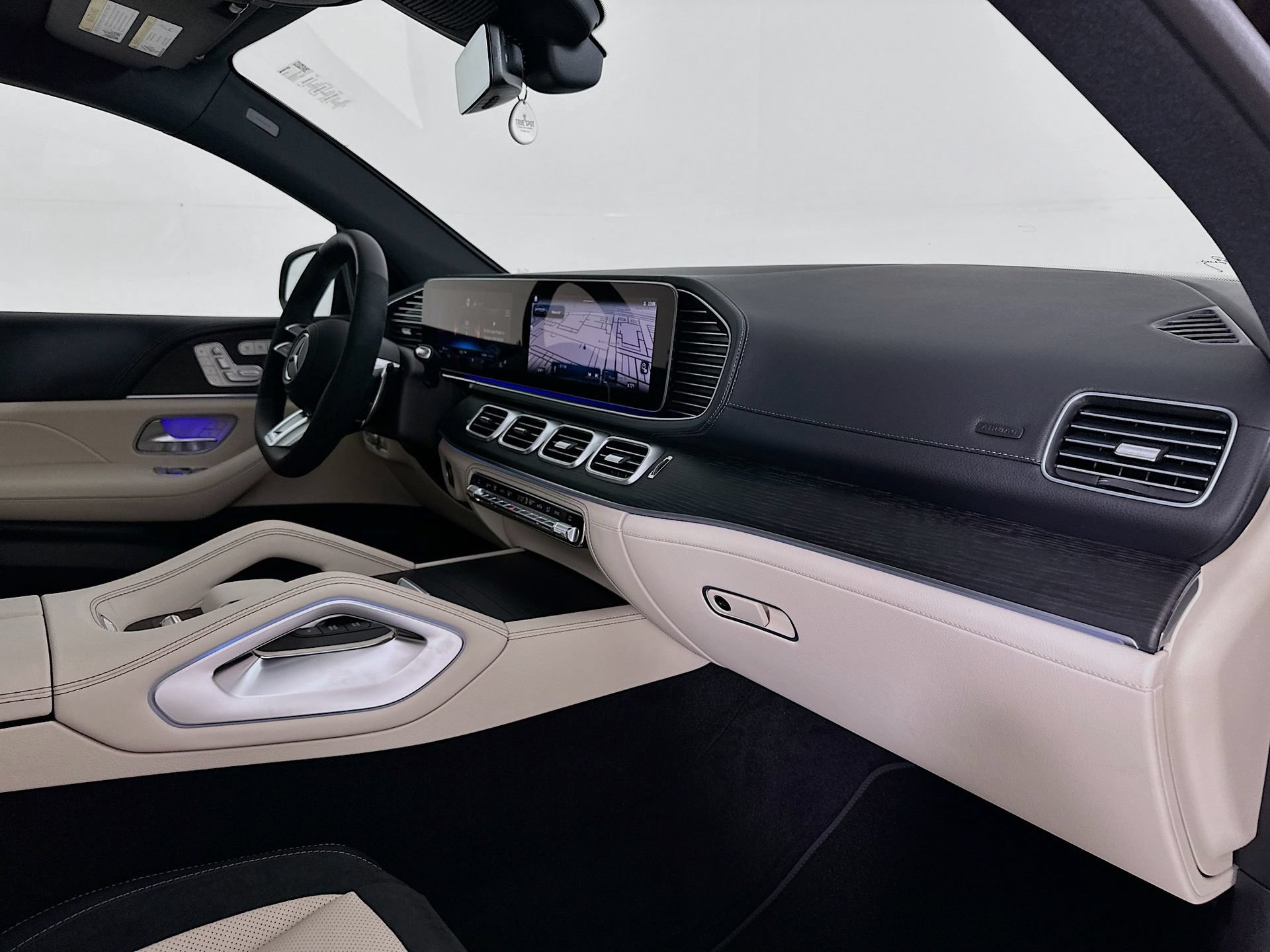 New 2026 Mercedes-Benz GLE 53 AMG 4MATIC Coupe image 32