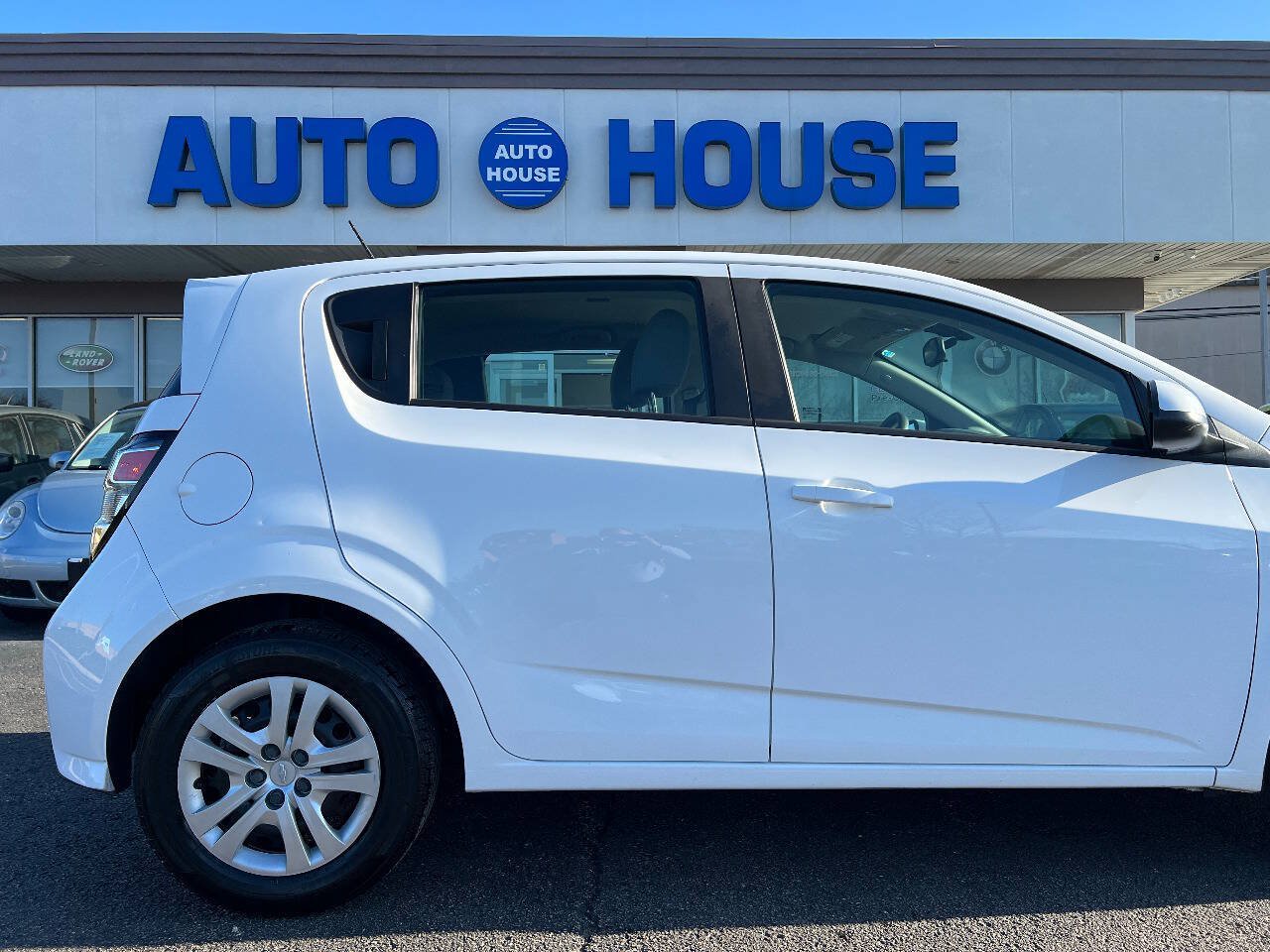 Used 2017 Chevrolet Sonic LT FWD image 35