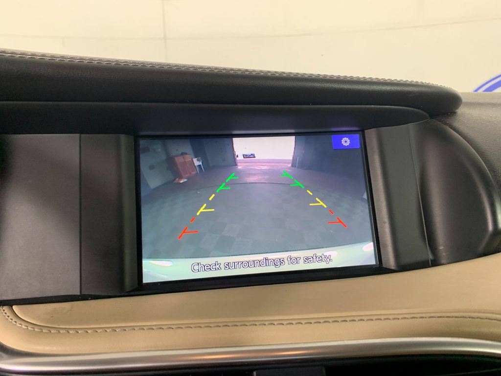 Used 2017 INFINITI QX30 w/ Cargo Package FWD image 25