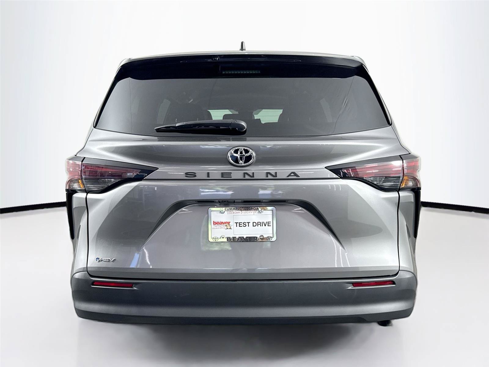 Certified 2026 Toyota Sienna LE FWD image 11