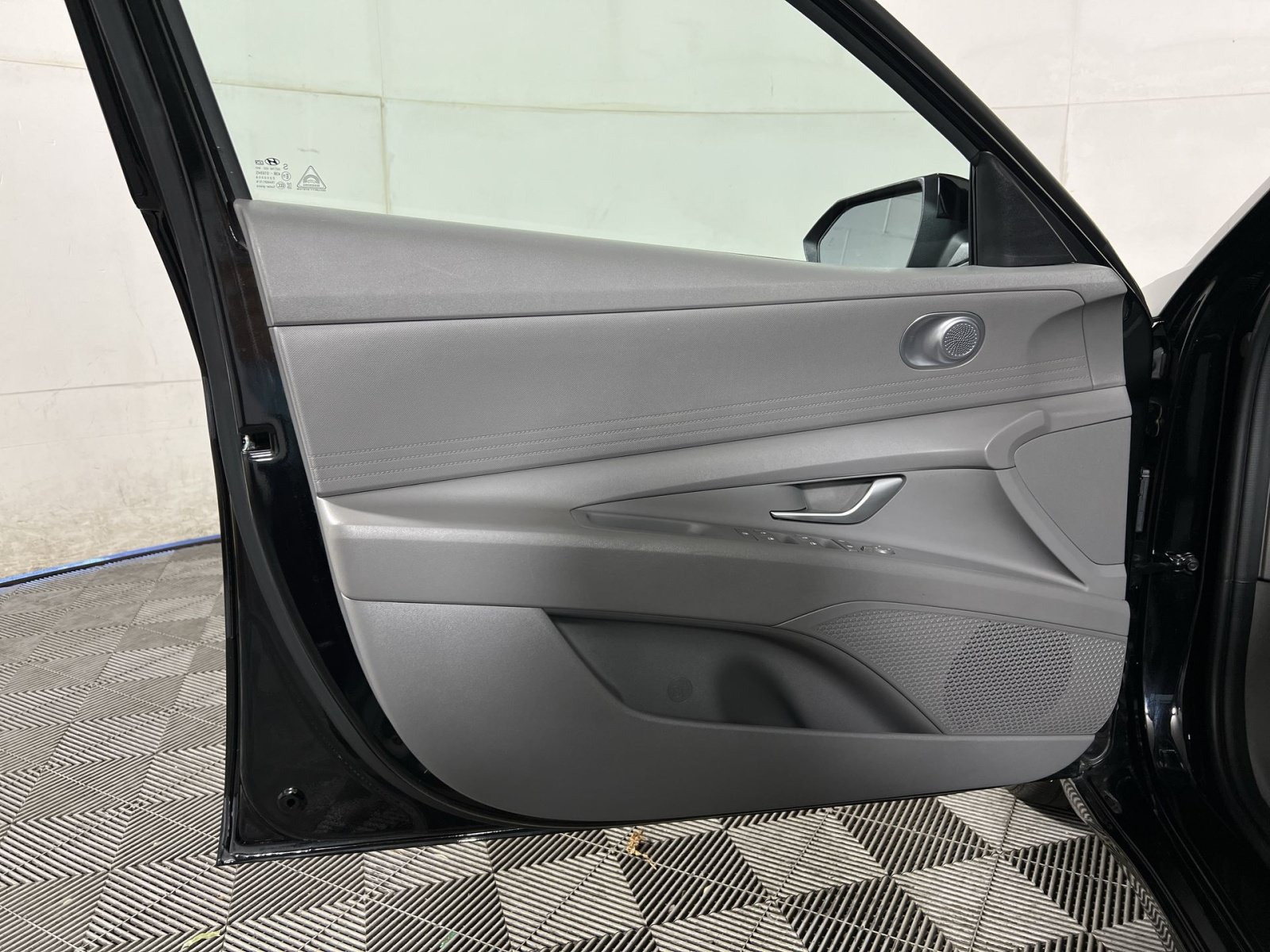 Used 2023 Hyundai Elantra SEL w/ Cargo Package FWD image 14