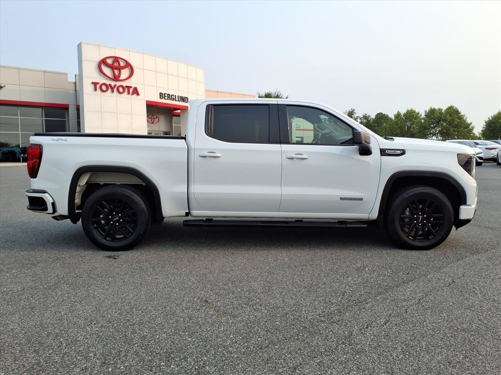 Used 2022 GMC Sierra 1500 Elevation w/ LPO, Elevation Black Package AWD/4WD image 3