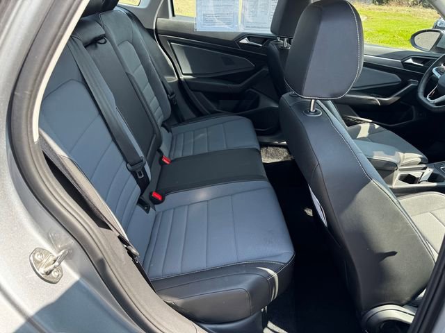 Used 2025 Volkswagen Jetta SE image 16