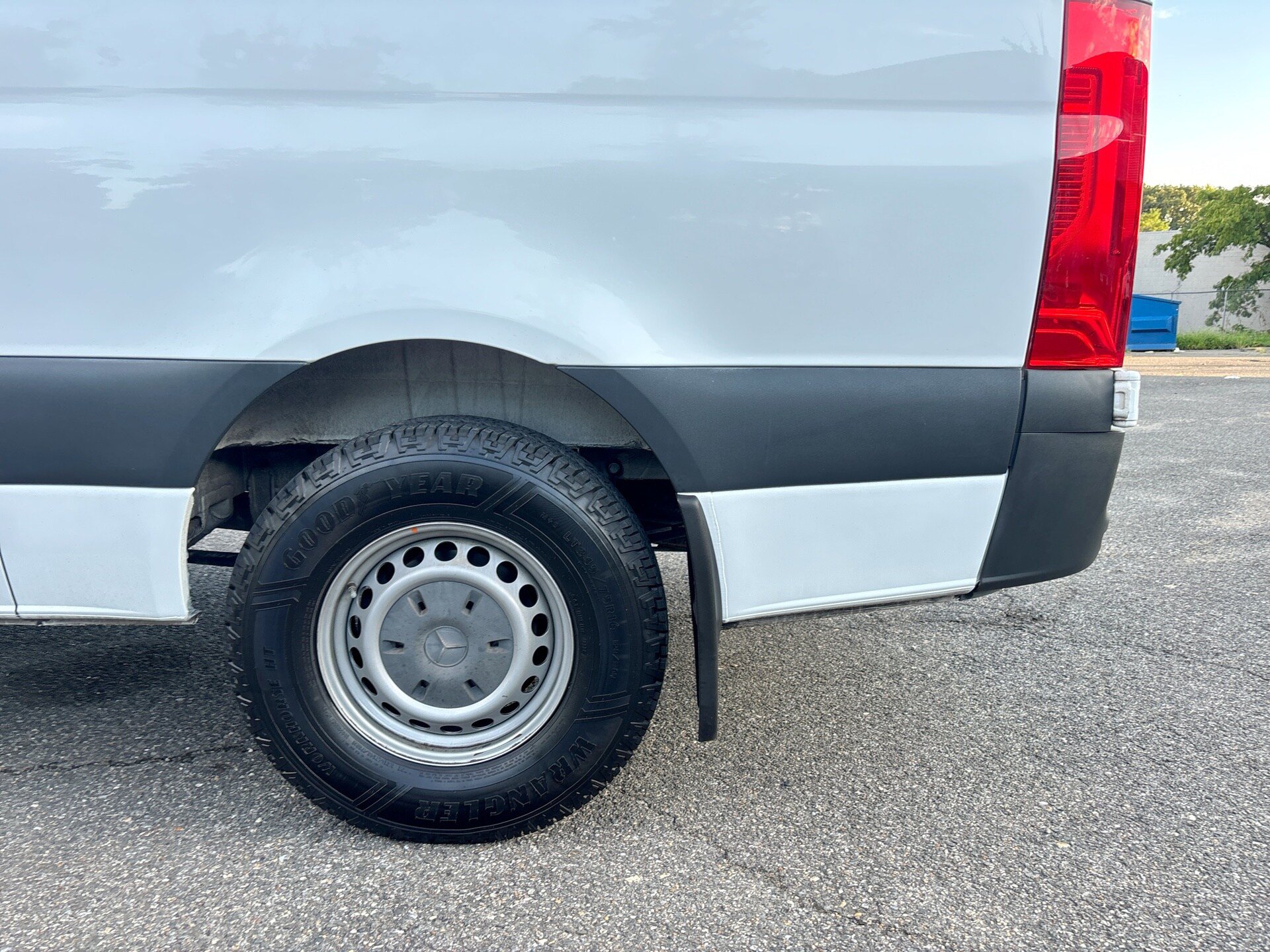 Used 2019 Mercedes-Benz Sprinter 144 Cargo image 27