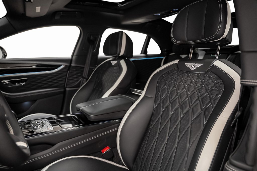 Used 2023 Bentley Flying Spur W12 image 32