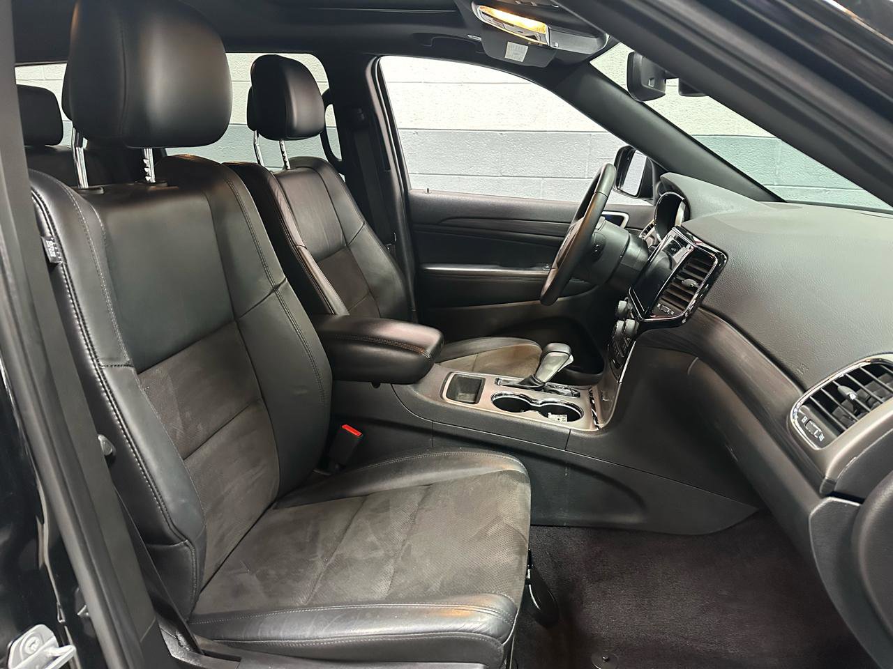 Used 2019 Jeep Grand Cherokee Altitude image 9