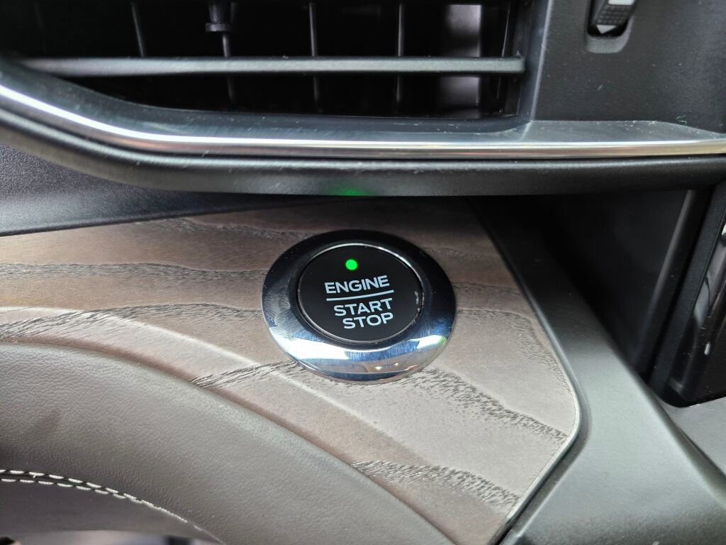 Used 2020 Ford Explorer Platinum w/ Premium Technology Package image 30