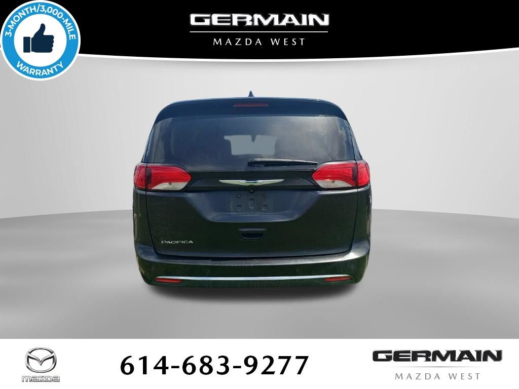 Used 2017 Chrysler Pacifica Touring-L FWD image 6