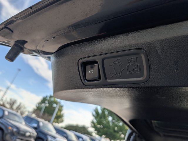 Used 2020 Ford Expedition Max XLT w/ Equipment Group 202A AWD/4WD image 30