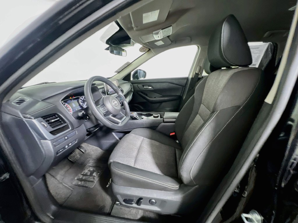 Used 2024 Nissan Rogue SV AWD/4WD image 12