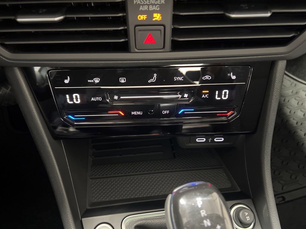 New 2025 Volkswagen Jetta SE image 34