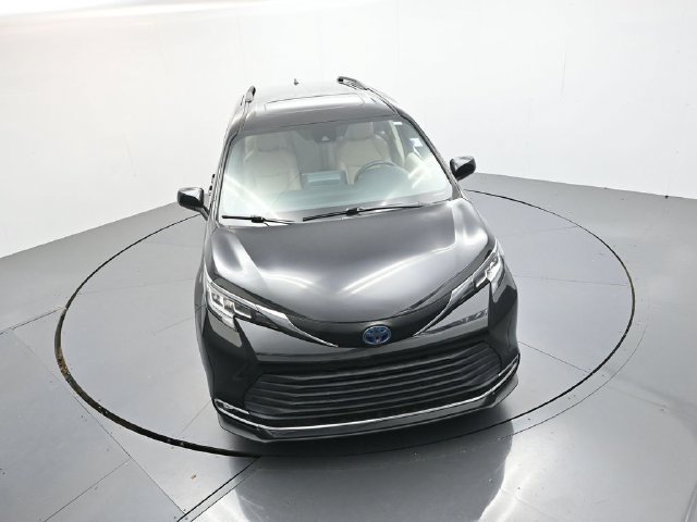 Used 2021 Toyota Sienna XLE FWD image 36