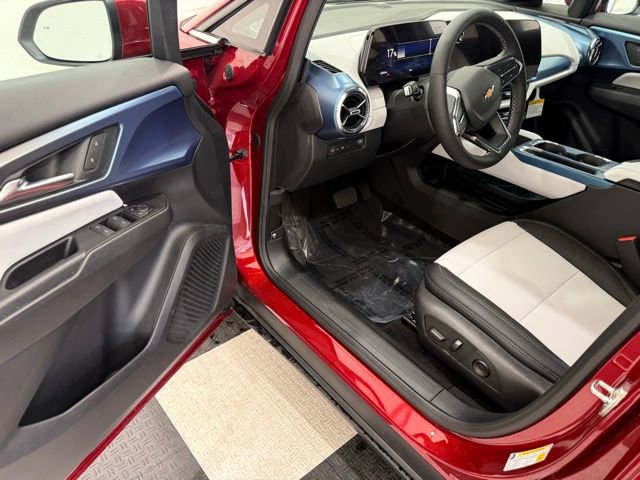 New 2026 Chevrolet Equinox EV LT FWD image 30