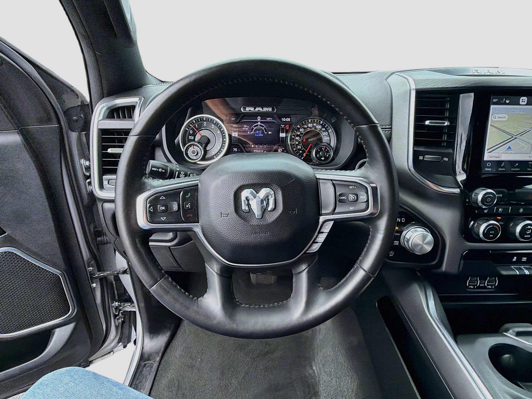Used 2024 RAM 1500 Laramie AWD/4WD image 36