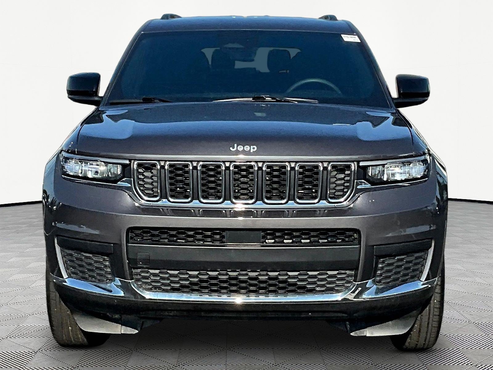 Used 2024 Jeep Grand Cherokee L Laredo AWD/4WD image 2