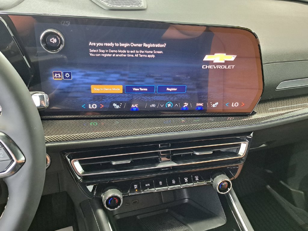 New 2027 Chevrolet Traverse Z71 w/ Enhanced Driving Package AWD/4WD image 10