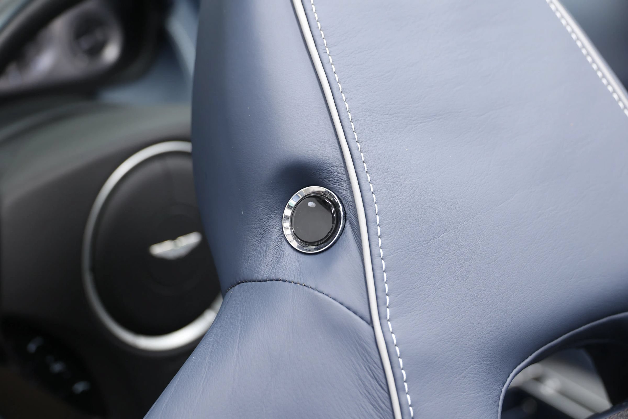 Used 2012 Aston Martin Virage Volante RWD image 53