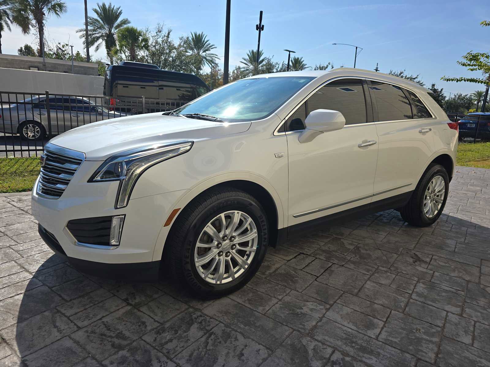 Used 2017 Cadillac XT5 FWD image 8