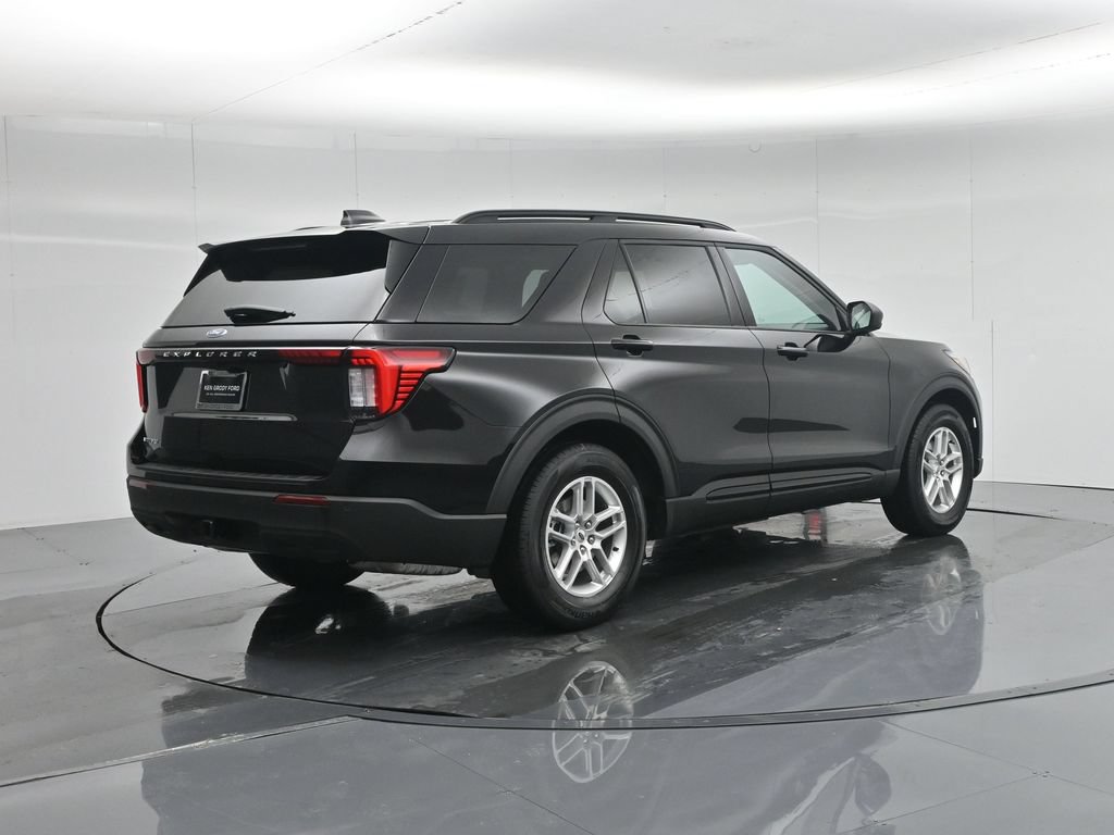 New 2026 Ford Explorer Active RWD image 30