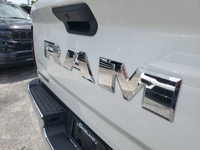 Certified 2025 RAM 2500 Big Horn AWD/4WD image 11