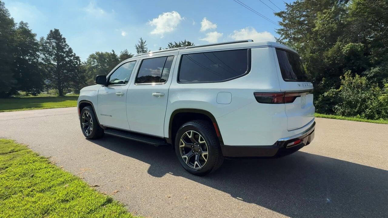 Used 2024 Jeep Wagoneer L Series III w/ Flexible Seating Group image 3