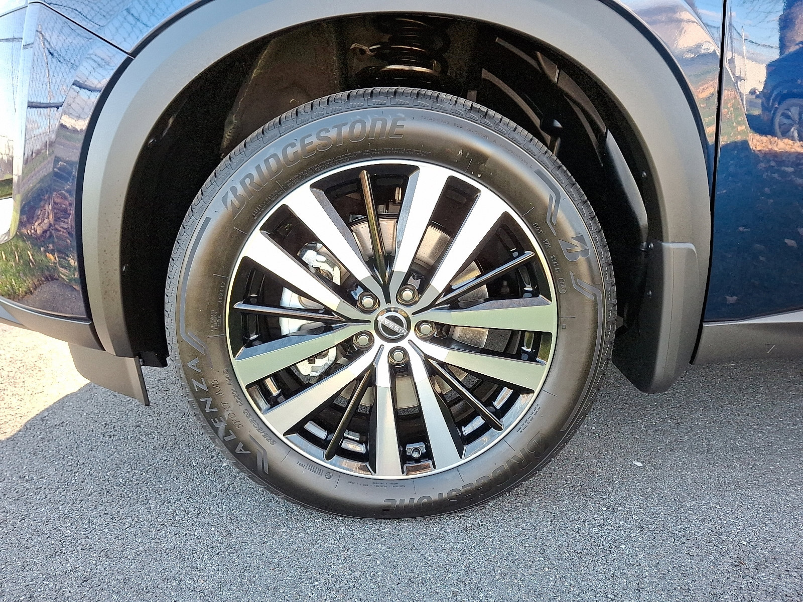 New 2025 Nissan Pathfinder Platinum image 4