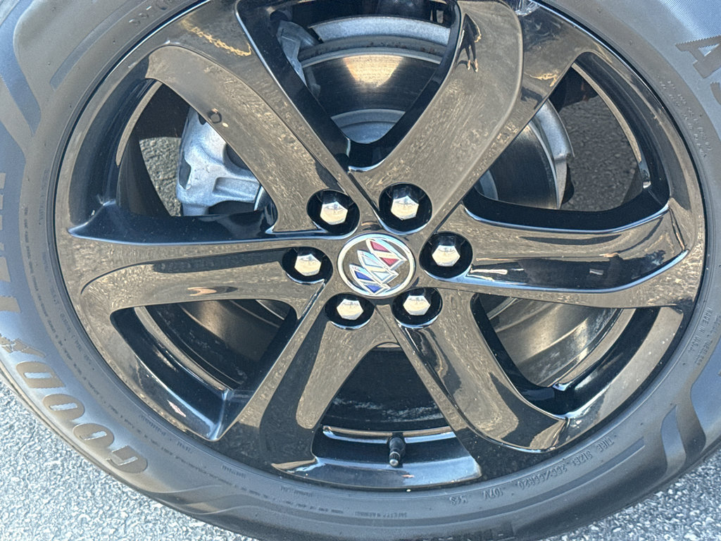 Used 2023 Buick Enclave Essence w/ Sport Touring Edition image 10