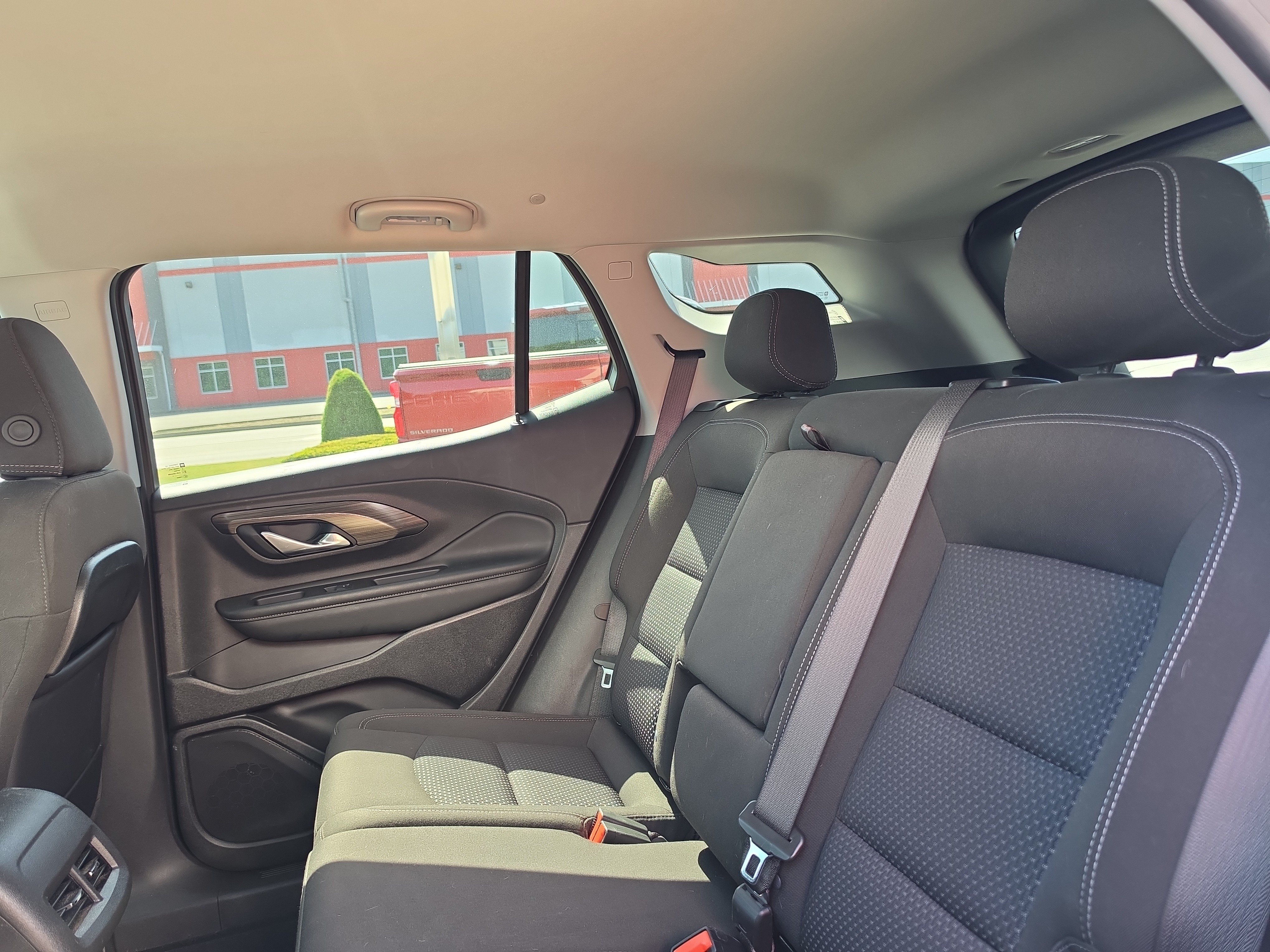 Used 2024 GMC Terrain SLE w/ Driver Convenience Package AWD/4WD image 14