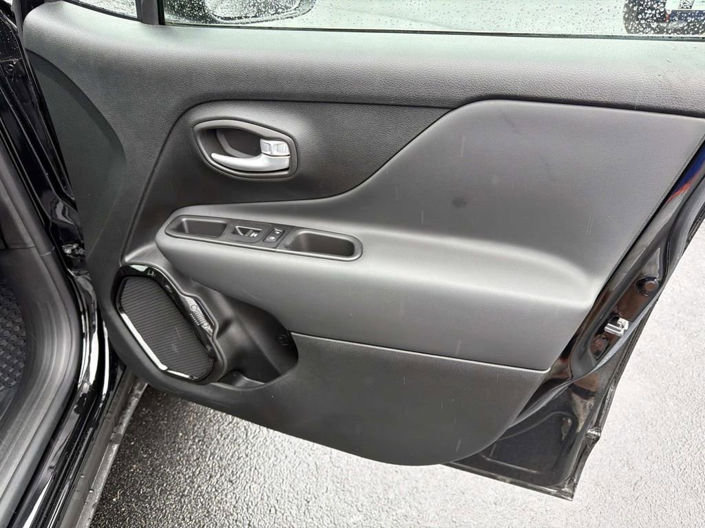 Used 2023 Jeep Renegade Altitude w/ Sun/Sound Group image 21