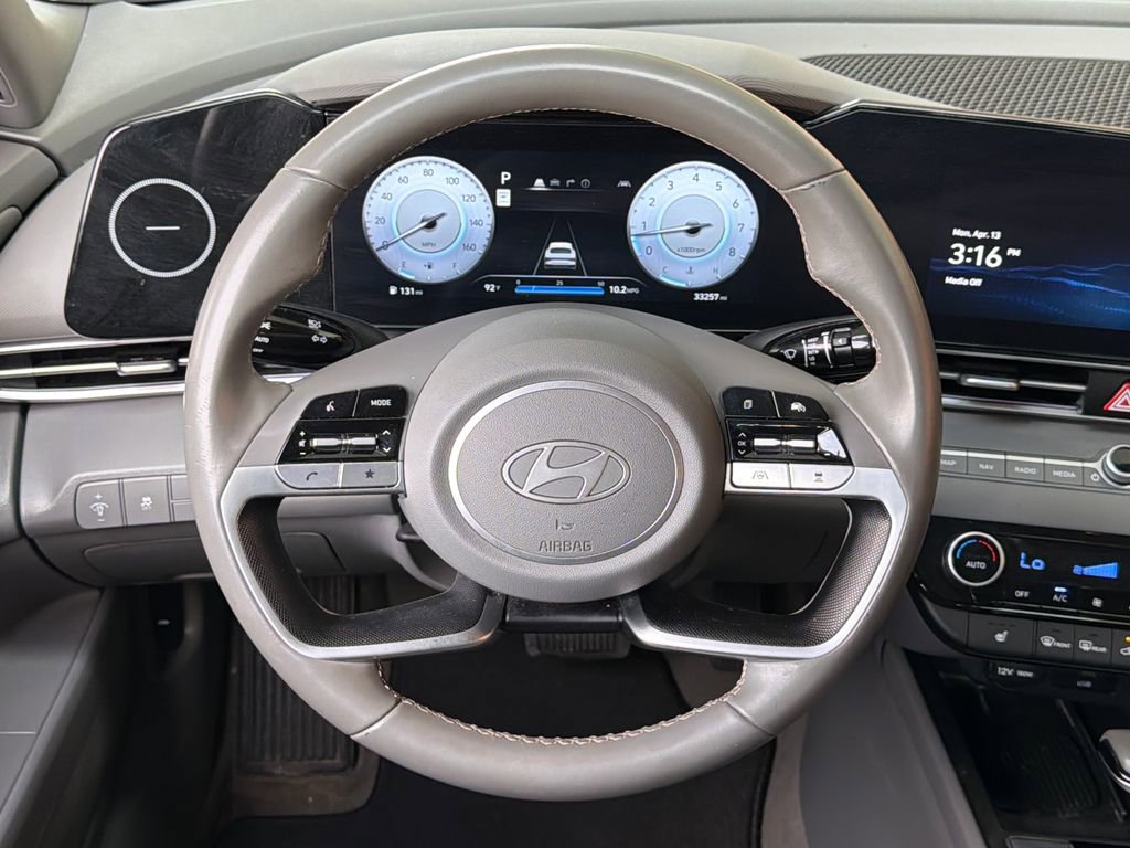 Used 2024 Hyundai Elantra SEL w/ Convenience Package FWD image 4