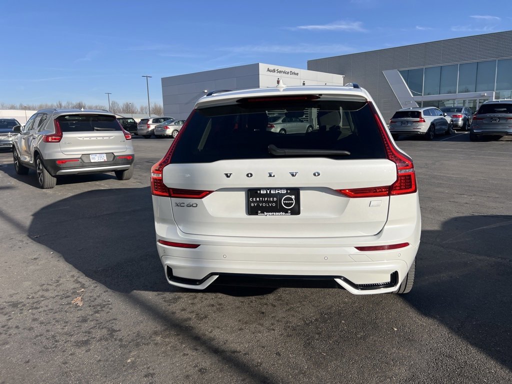 Certified 2024 Volvo XC60 T8 Ultimate w/ Climate Package image 3