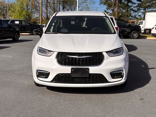 Used 2024 Chrysler Pacifica Select image 8