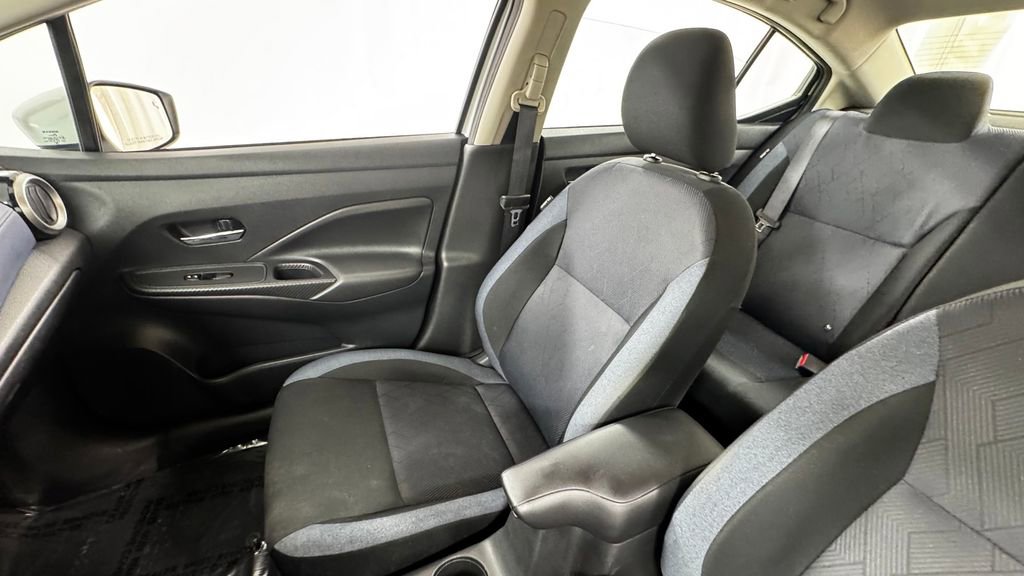 Used 2023 Nissan Versa SV FWD image 13
