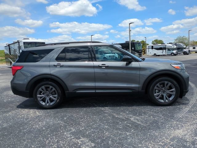 Certified 2023 Ford Explorer XLT w/ Equipment Group 202A RWD image 4