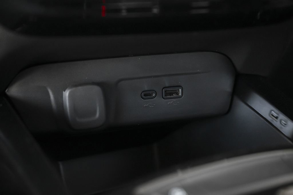 New 2026 Chevrolet Trax LT w/ LPO, Blackout Package FWD image 26