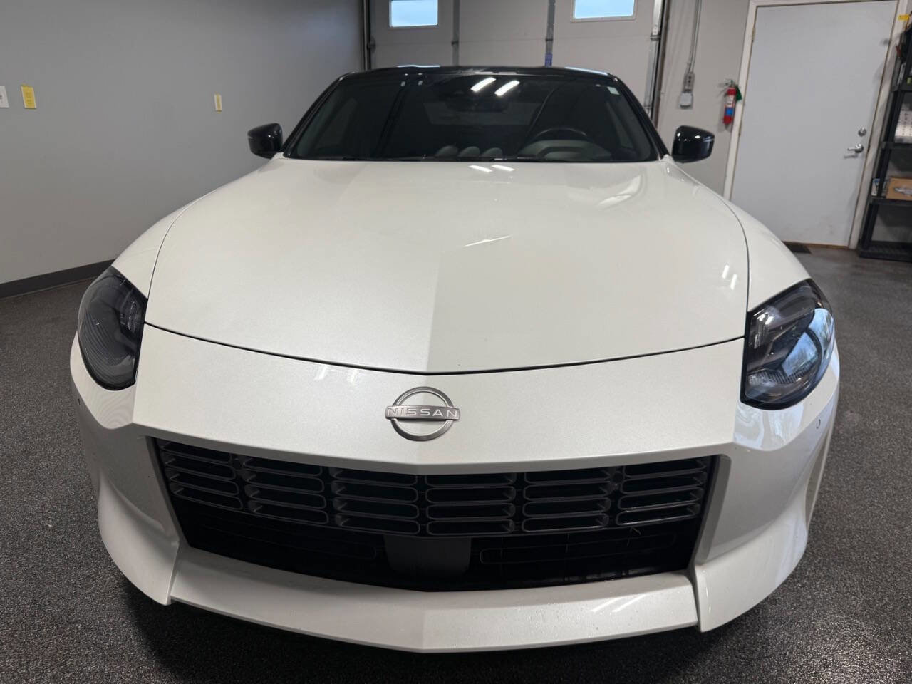 Used 2023 Nissan Z w/ Floor Mat Package (L93) RWD image 2