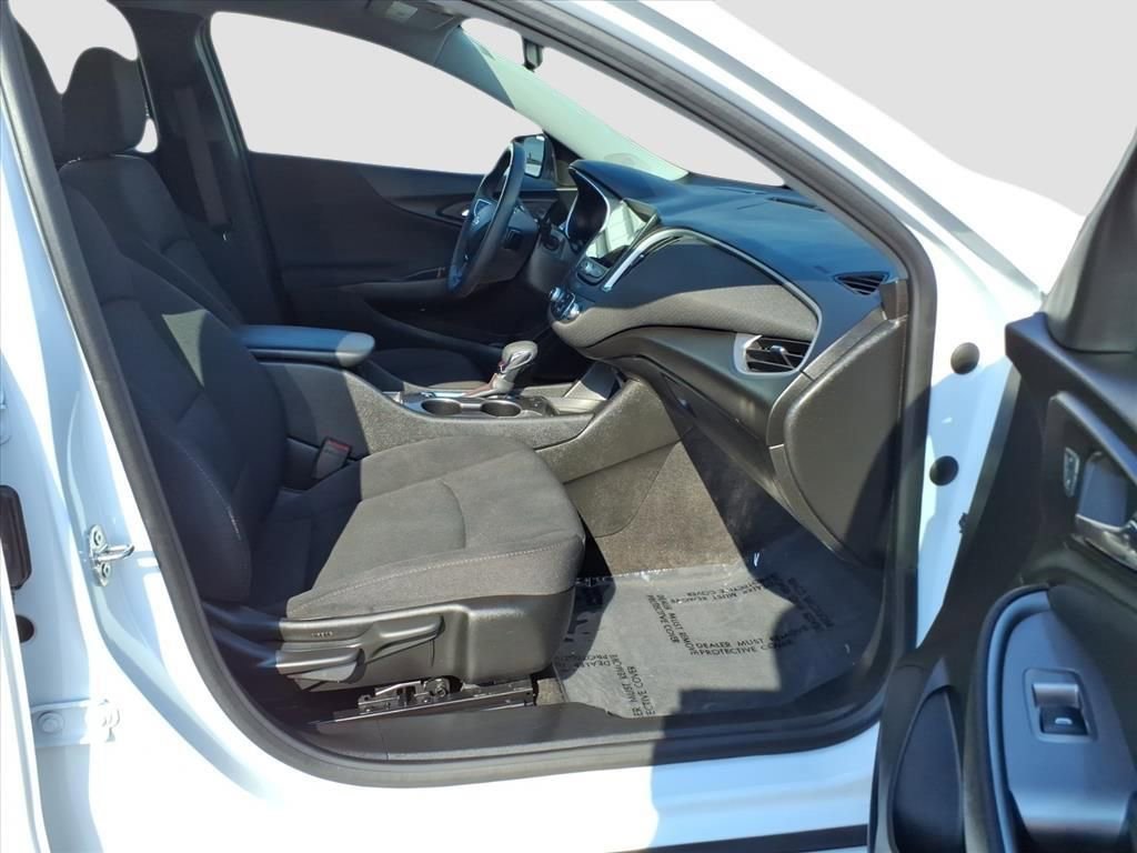 Used 2024 Chevrolet Malibu RS image 17