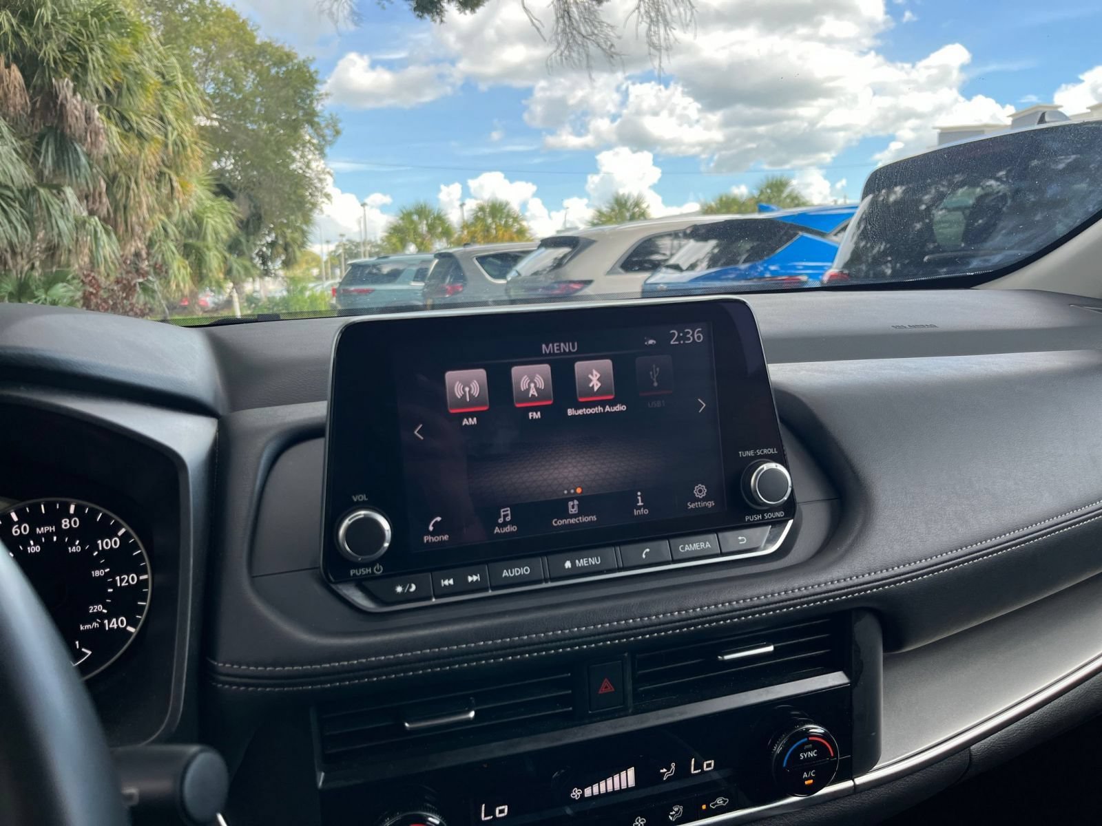 Used 2025 Nissan Rogue SV FWD image 19