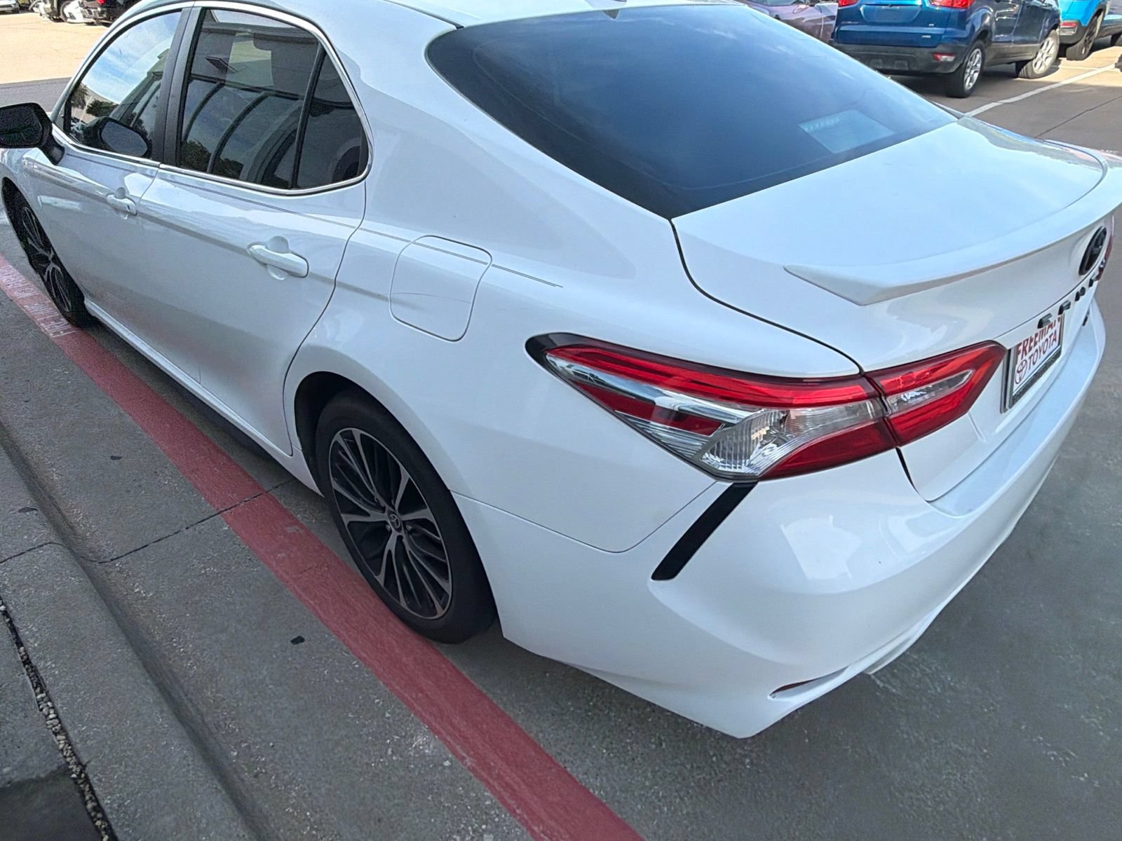 Used 2020 Toyota Camry SE w/ Convenience Package FWD image 6