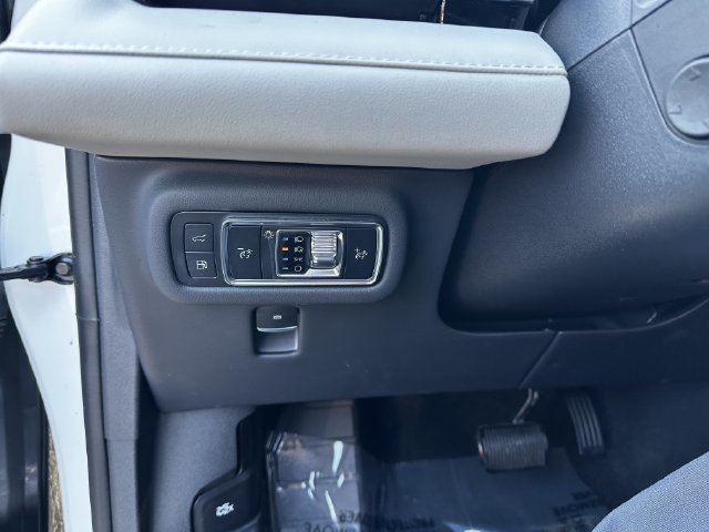 Certified 2024 Lincoln Nautilus Premier AWD/4WD image 29